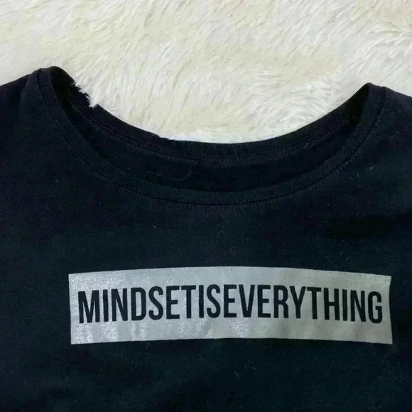 🌸$5 Elevated Mindset Crop Top XS - Picture 2 of 8